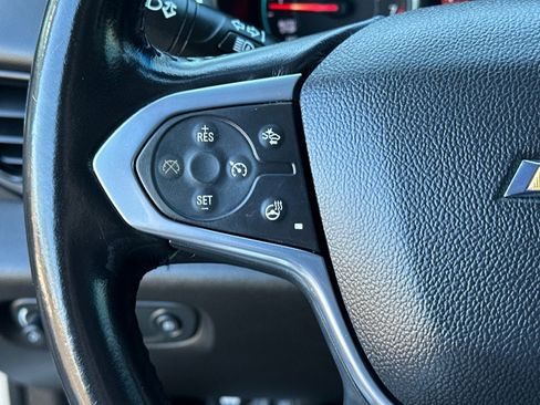 Used 2021 Chevrolet Traverse Premier image 34