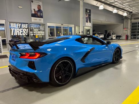 Used 2021 Chevrolet Corvette Stingray Preferred Cpe w/ Z51 Performance Package RWD image 5
