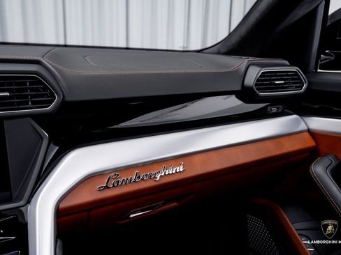 Used 2019 Lamborghini Urus image 28