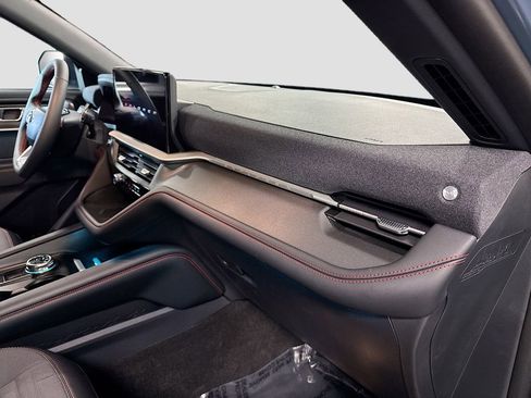 Used 2025 Ford Explorer ST-Line w/ Premium Package image 30