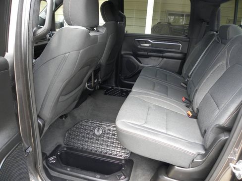 Used 2022 RAM 1500 Big Horn AWD/4WD image 18