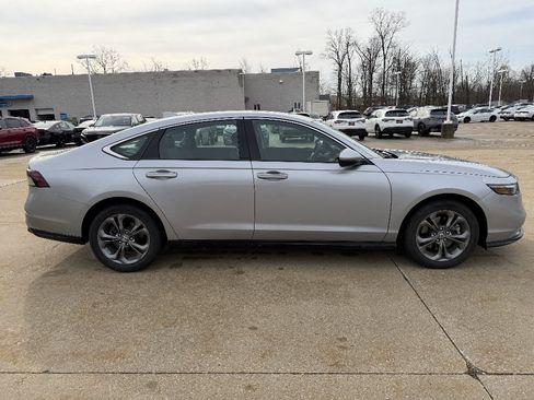 Used 2023 Honda Accord EX-L image 3