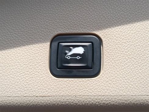 Used 2012 Cadillac SRX Performance image 10