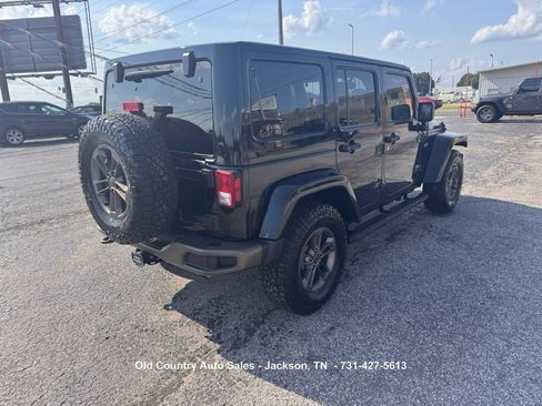 Used 2016 Jeep Wrangler Unlimited Sahara AWD/4WD image 6