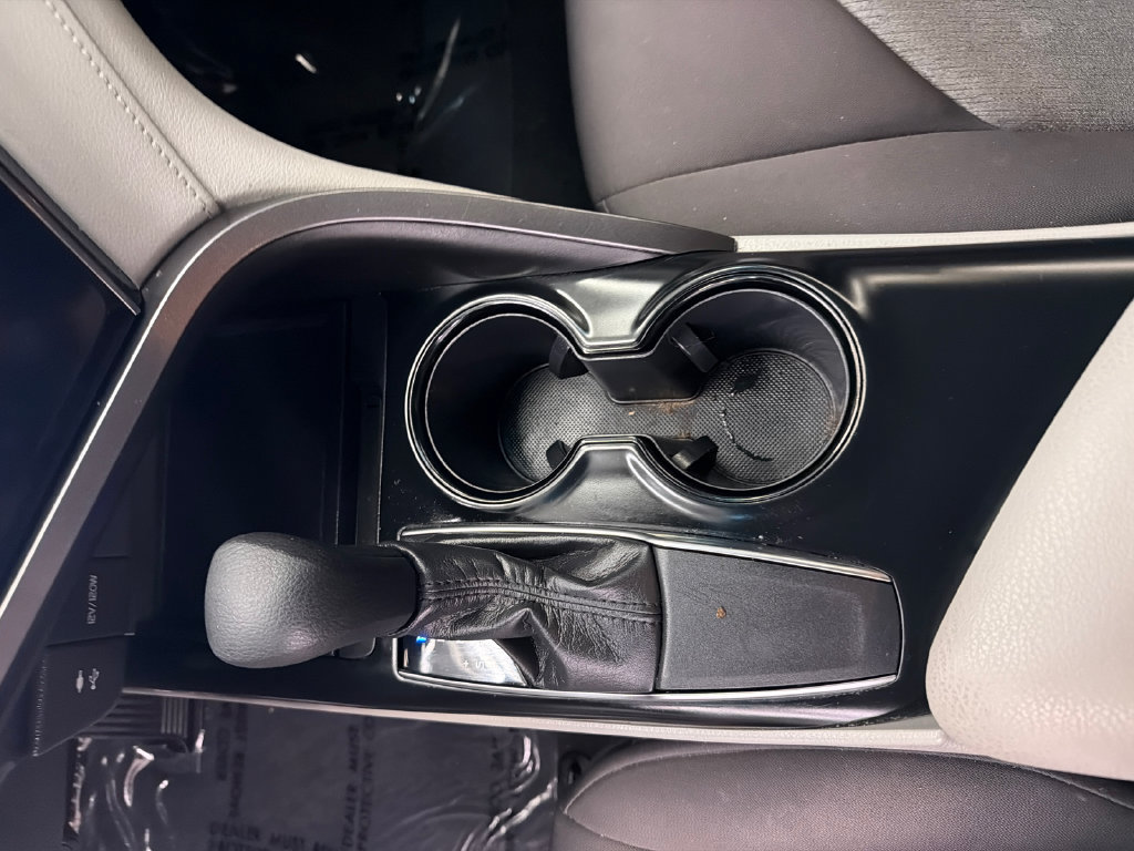 Used 2019 Toyota Camry LE FWD image 29
