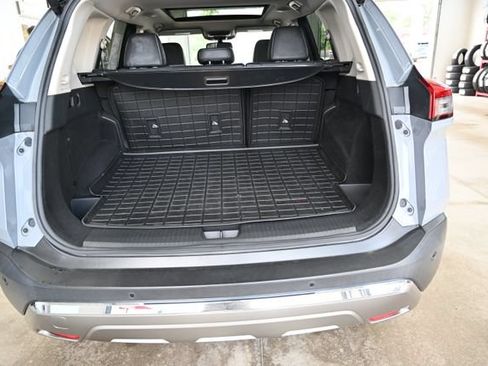 Used 2021 Nissan Rogue Platinum FWD image 33