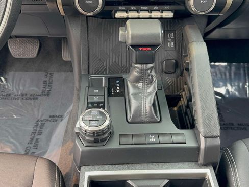 Certified 2025 Toyota Tacoma TRD Off-Road AWD/4WD image 22
