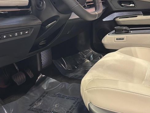 Used 2023 Nissan Ariya EVOLVE+ image 23