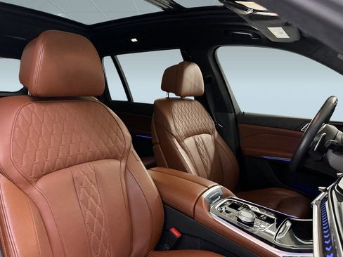 Used 2024 BMW X7 xDrive40i w/ Executive Package image 32