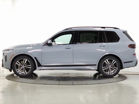 Used 2026 BMW X7 xDrive40i w/ M Sport Package AWD/4WD image 5
