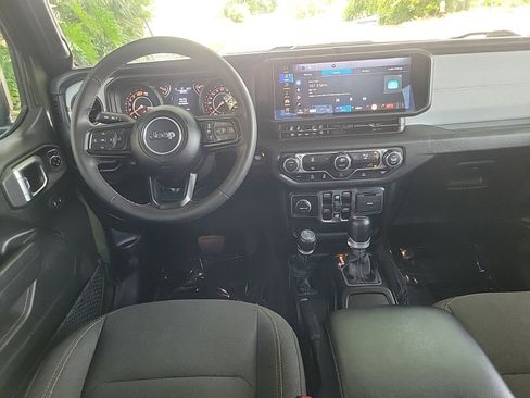 Used 2024 Jeep Wrangler Sport S image 19
