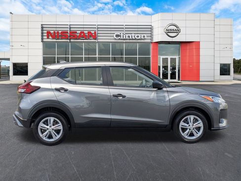 New 2025 Nissan Kicks Play S FWD image 2
