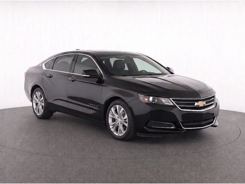 Used 2015 Chevrolet Impala LT w/ Convenience Package FWD image 3