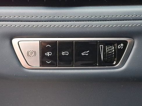 Certified 2025 Cadillac Escalade IQ Luxury 2 w/ LPO, Premium Carpet Package AWD/4WD image 23