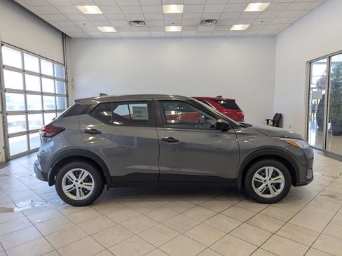 New 2025 Nissan Kicks Play S FWD image 2