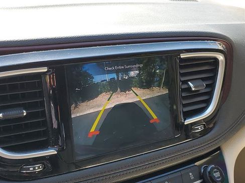 Used 2020 Chrysler Pacifica Limited w/ Tire & Wheel Group image 63