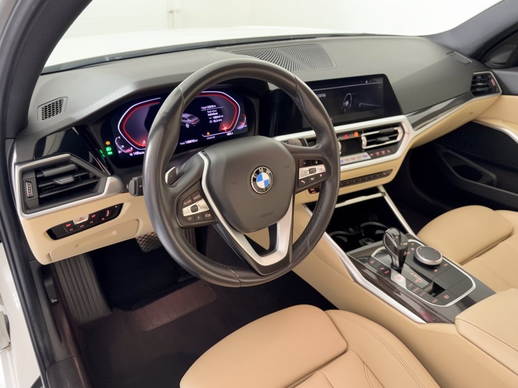Used 2020 BMW 330i Sedan w/ Convenience Package RWD image 4