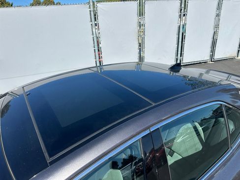 Used 2018 Toyota Camry XLE image 7