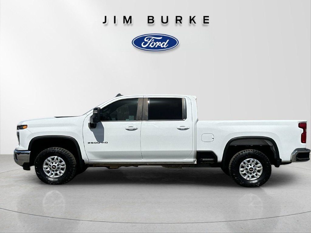 Used 2024 Chevrolet Silverado 2500 LT w/ Convenience Package AWD/4WD image 2