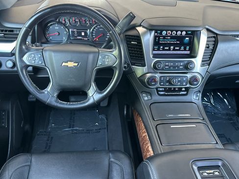 Used 2019 Chevrolet Suburban Premier AWD/4WD image 15