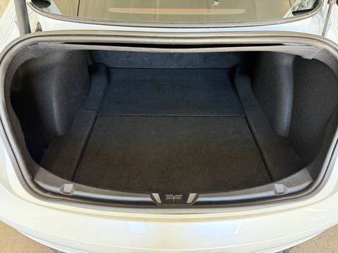 Used 2021 Tesla Model 3 Performance image 31