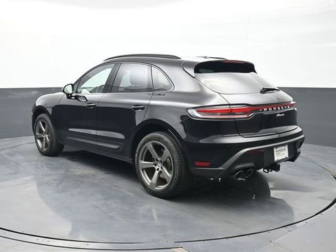 Certified 2025 Porsche Macan AWD/4WD image 3
