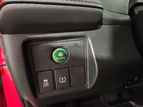 Used 2018 Honda HR-V EX image 16