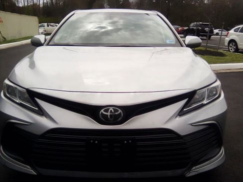 Used 2023 Toyota Camry LE image 14