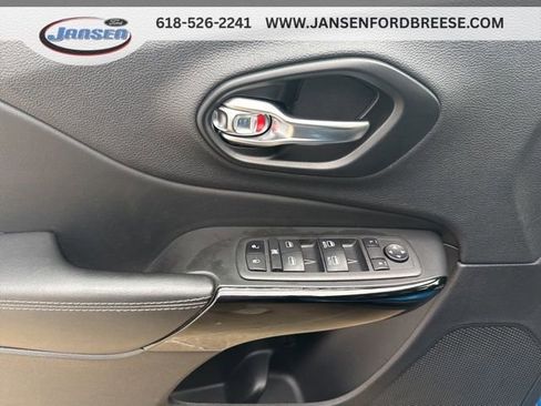 Used 2023 Jeep Cherokee Altitude Lux AWD/4WD image 9