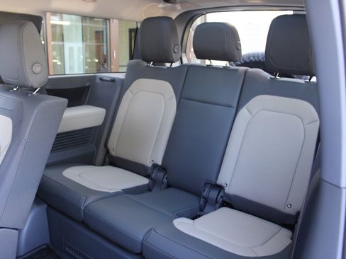 Used 2024 Land Rover Defender 130 X image 45