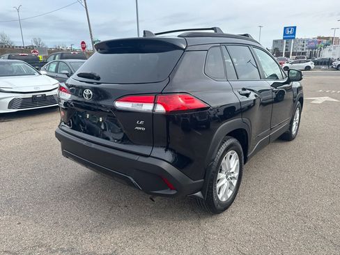 Used 2025 Toyota Corolla Cross LE w/ Moonroof Package image 8