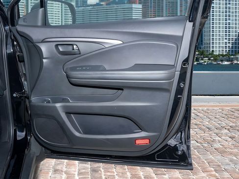 Certified 2023 Honda Passport EX-L image 15