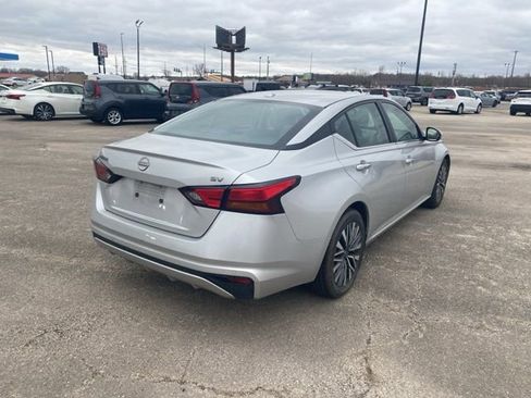 Used 2023 Nissan Altima 2.5 SV image 6