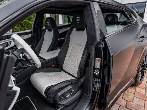 Used 2022 Lamborghini Urus AWD/4WD image 20