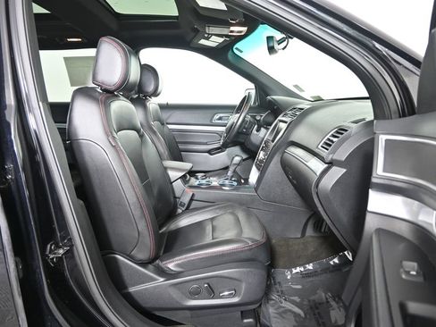 Used 2016 Ford Explorer Sport w/ Equipment Group 401A AWD/4WD image 13