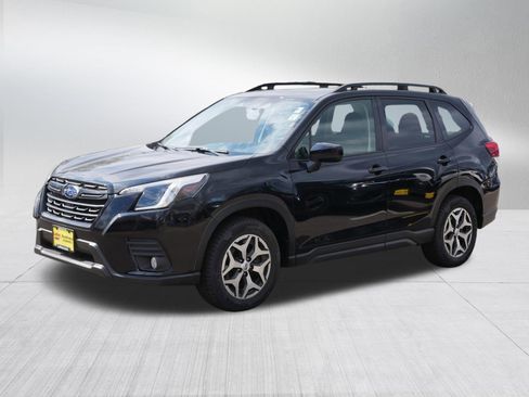 Used 2023 Subaru Forester Premium AWD/4WD image 3