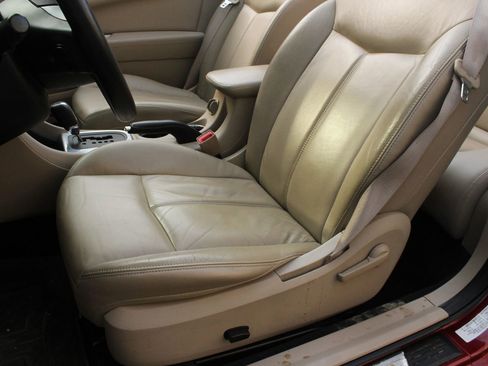 Used 2013 Chrysler 200 Limited FWD image 17