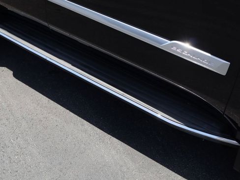 Used 2020 Cadillac Escalade Premium Luxury RWD image 11