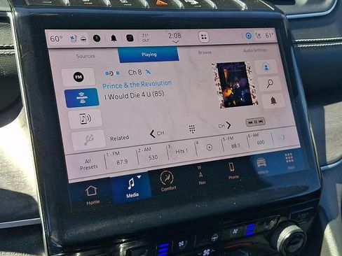 Used 2024 Jeep Grand Cherokee L Limited w/ Luxury Tech Group II image 18