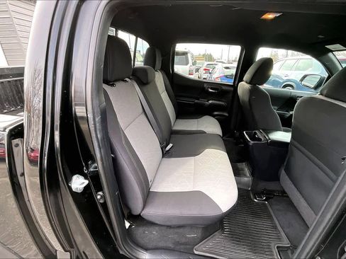 Certified 2021 Toyota Tacoma TRD Off-Road image 17