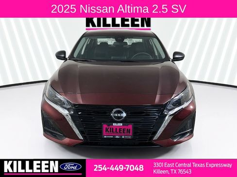 Used 2025 Nissan Altima 2.5 SV FWD image 2