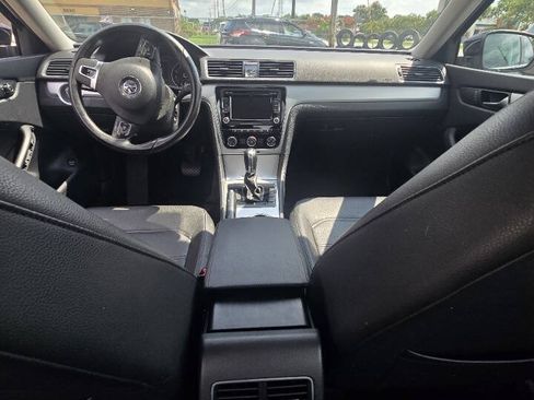 Used 2013 Volkswagen Passat 2.5 SE FWD image 24