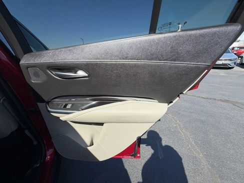 Used 2019 Cadillac XT4 Luxury FWD image 17