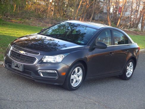 Used 2015 Chevrolet Cruze LT w/ Sun And Sound Package FWD image 25