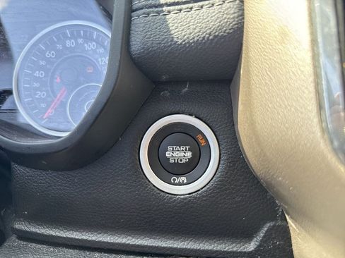 Used 2019 RAM 1500 Laramie image 18