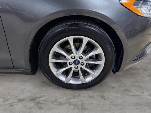 Used 2017 Ford Fusion SE w/ Fusion SE Technology Package FWD image 45