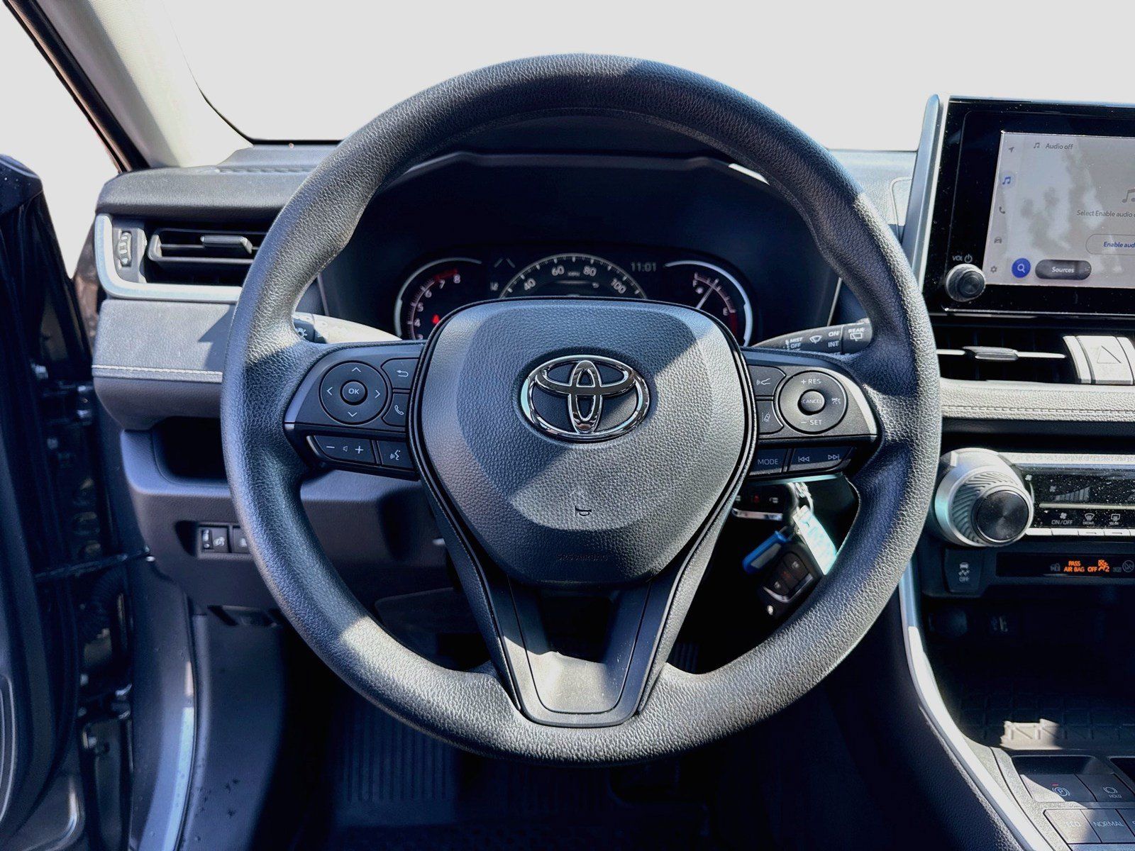 Used 2025 Toyota RAV4 LE FWD image 9
