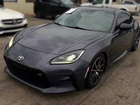 Used 2022 Toyota GR86 w/ ALL Weather Mat Package (TMS) RWD image 3