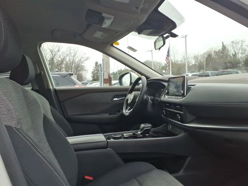 Used 2023 Nissan Rogue SV AWD/4WD image 25