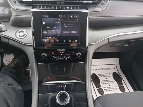 Used 2023 Jeep Grand Cherokee L Laredo w/ Luxury Tech Group I AWD/4WD image 11